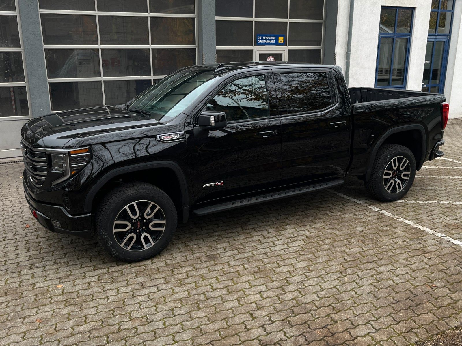 Fahrzeugabbildung GMC Sierra 1500 AT4 6.2*360°*AHK*22Zoll*HeadUp