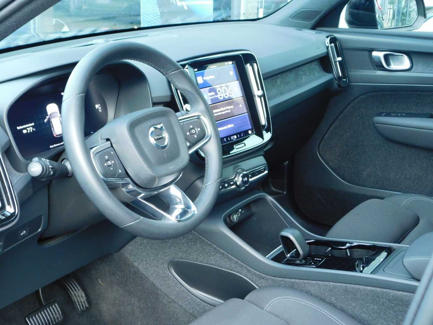 Fahrzeugabbildung Volvo XC40 Pure Electric Recharge 69 kWh Single Motor