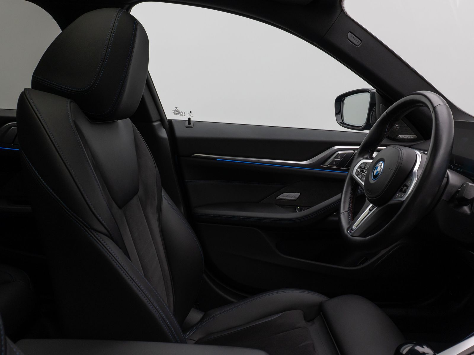 Fahrzeugabbildung BMW i4 M50 Gran Coupé Glasdach Laser 360°HUD DAB H/K