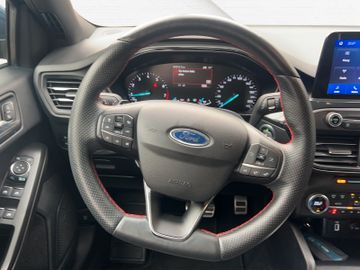 Fotografie des Ford Focus 1.0 Limo ST-Line Automatik LED Panorama