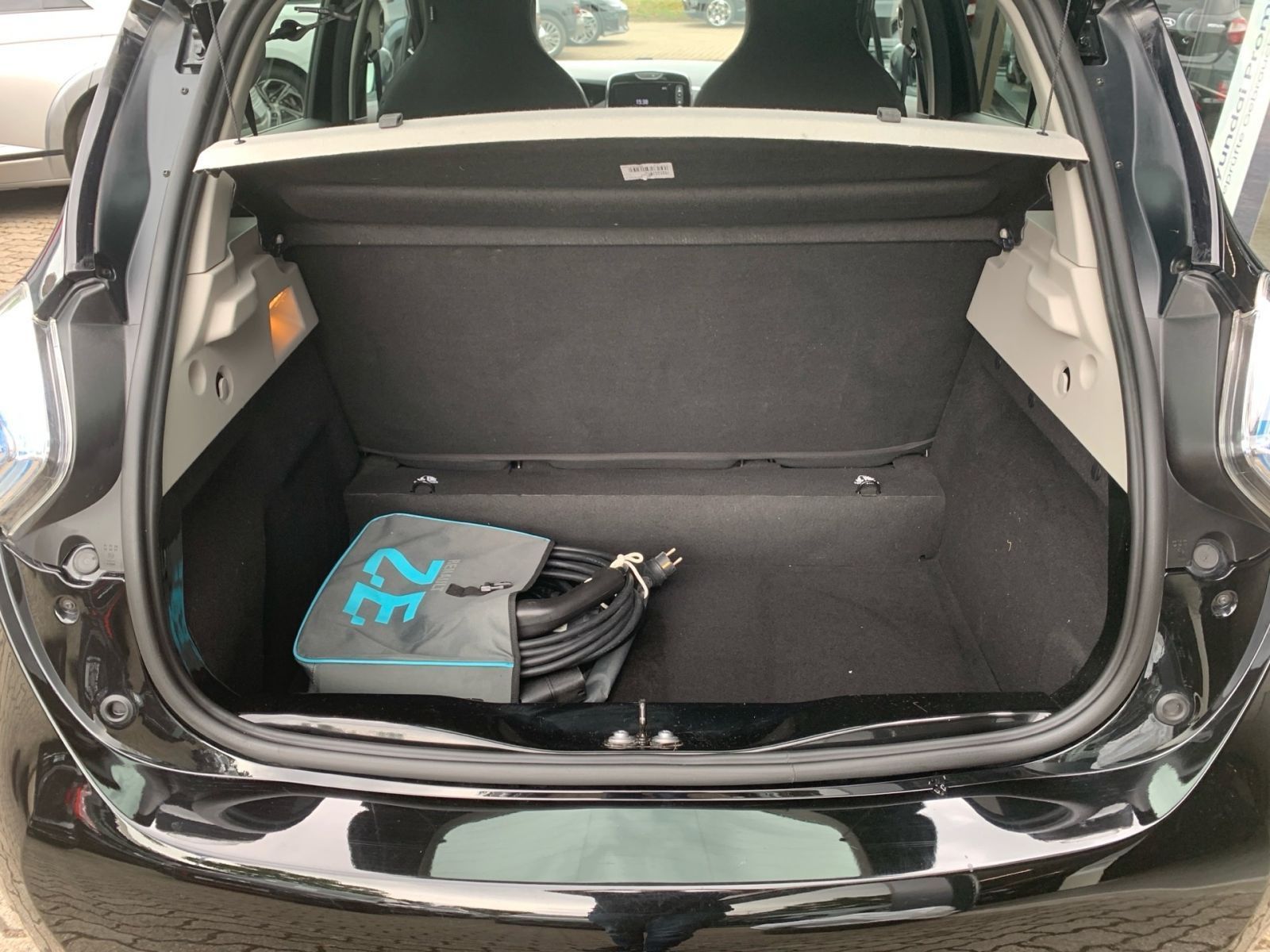 Fahrzeugabbildung Renault Zoe Life  LIMITED 41 kWh 1Hand