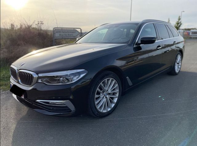 BMW 525d Touring Luxury Line -Scheckheft g...