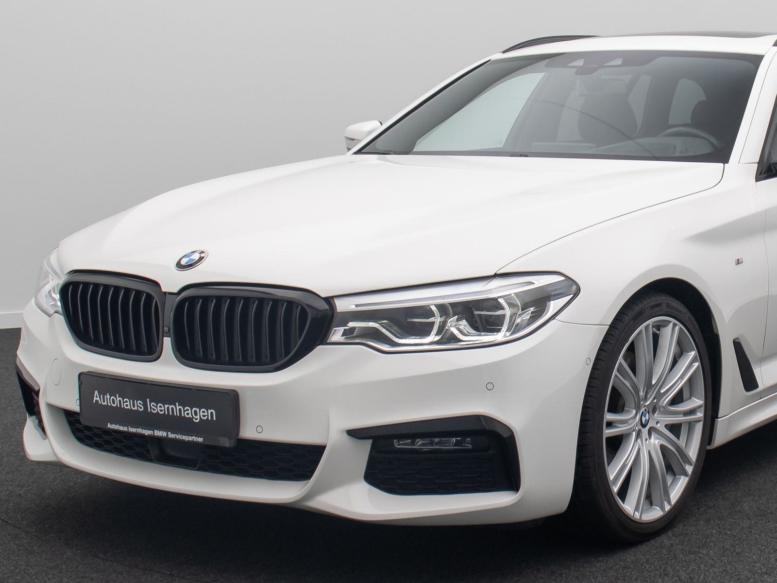 Fahrzeugabbildung BMW 530d M Sport 360°Komfort Panorama HUD DAB 20Zoll