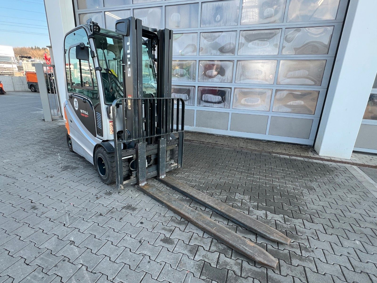 Fahrzeugabbildung Still RX60-30L/600 / nur 1.227h / Hubhöhe 3.6m / SS