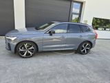 Volvo XC60 B5 AWD Plus Dark+Panorama+Luft+Navi+Kamera - Volvo in Heilbronn