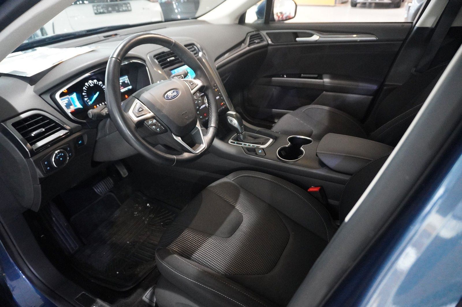 Fahrzeugabbildung Ford Mondeo Turnier 2.0 TITANIUM NAVI/LED/KAMERA/DAB+