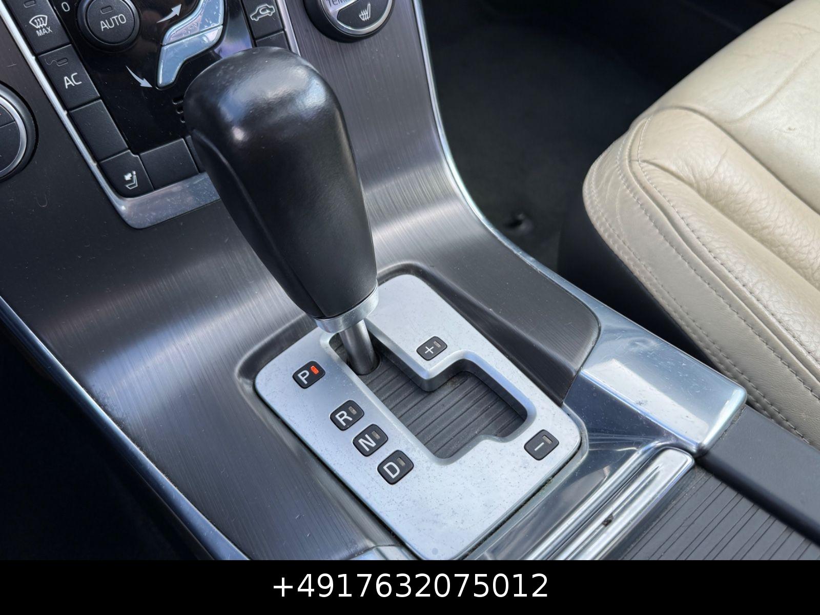 Volvo S60 T5 2.5 Turbo 254 ch BVA – Summum – Cuir – Toit ouvrant – 86 771 km