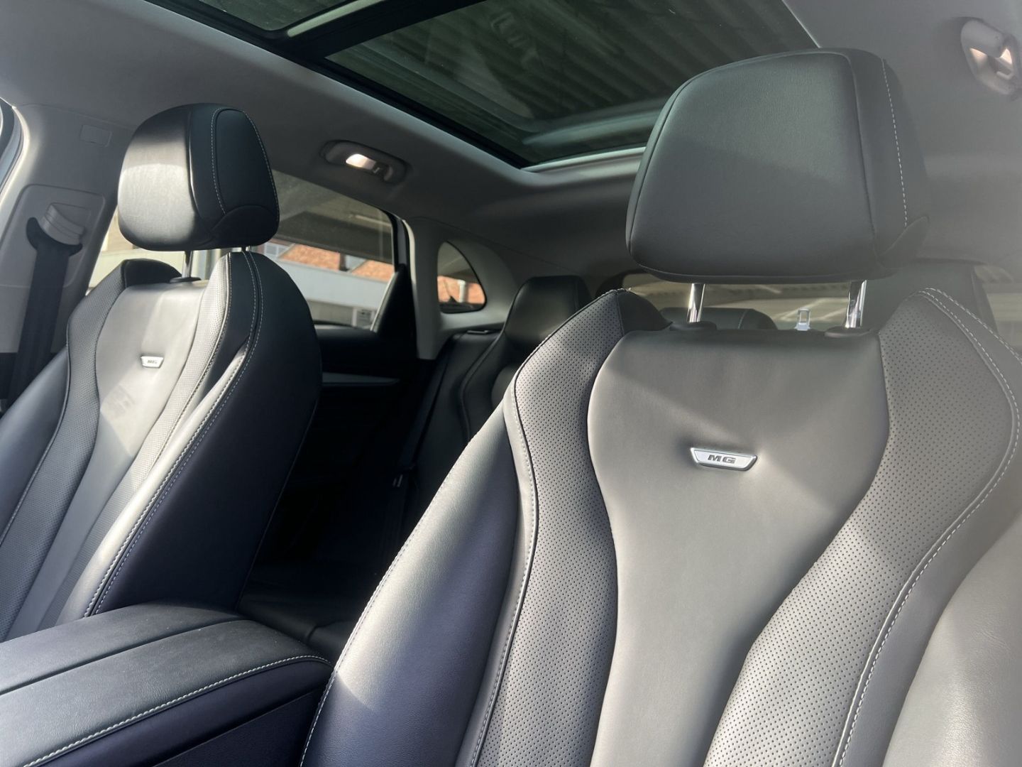 Fahrzeugabbildung MG Marvel R Luxury Panorama Leder digitales Cockpit