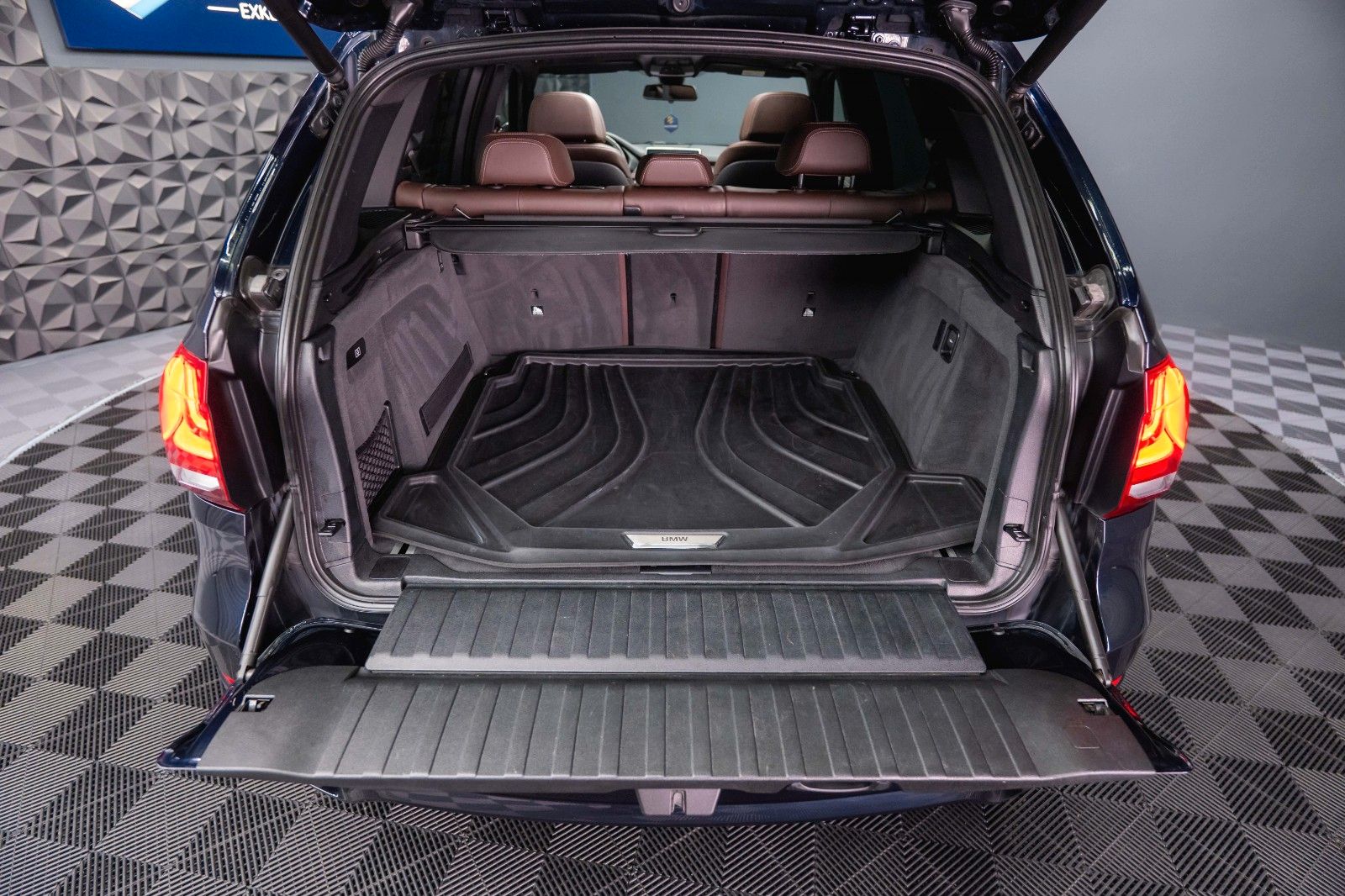 Fahrzeugabbildung BMW X5 M50d Performance *Pano*CarPlay*DAB*360°*  19%