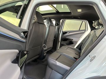 Fahrzeugabbildung Volkswagen ID.4 Pro 85kWh 150 kW Navi Memory Reichw.620-km
