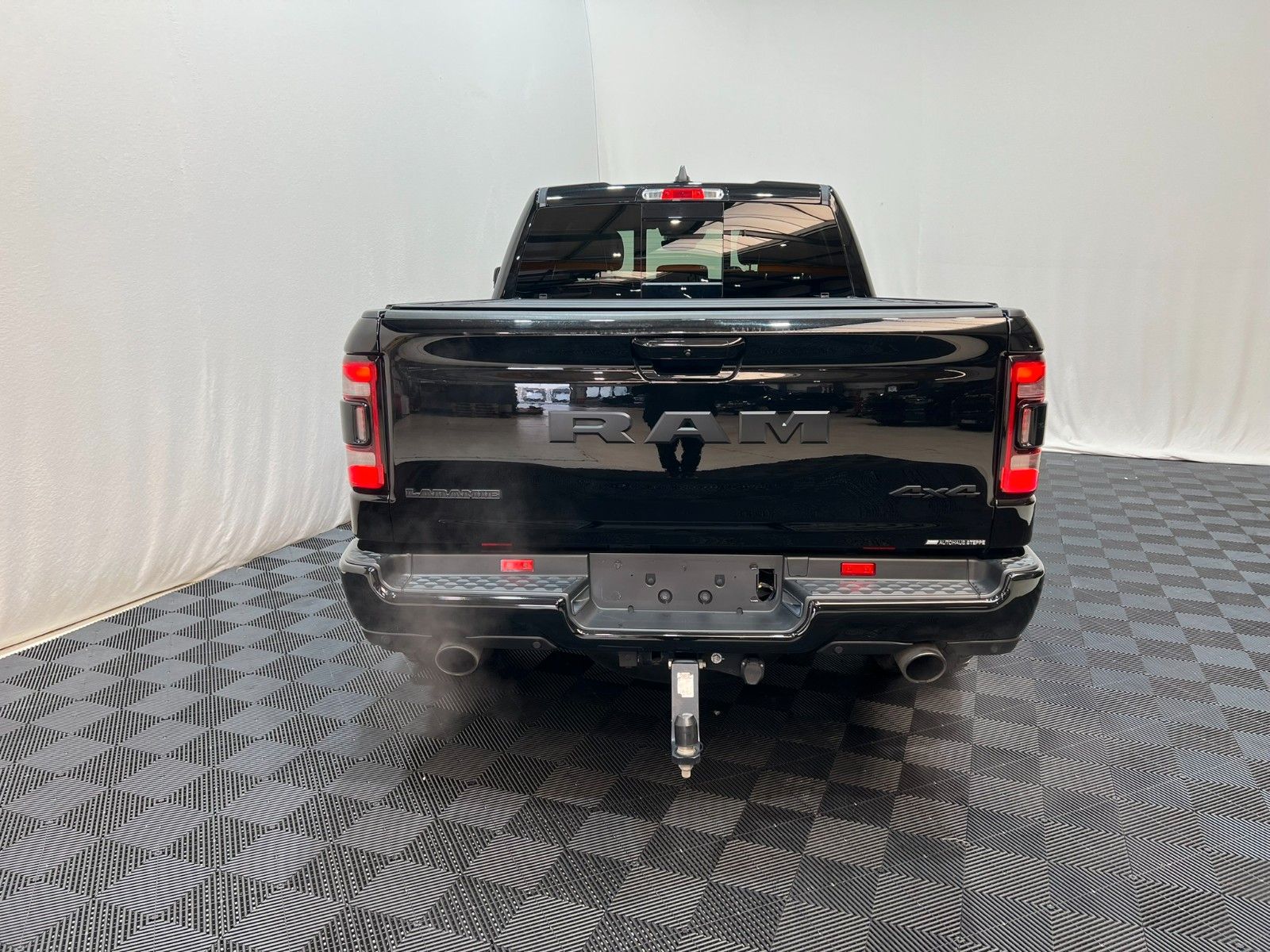 Fahrzeugabbildung Dodge RAM 1500 Laramie Crew Cab Longbed 4x4 *LPG/AHK*