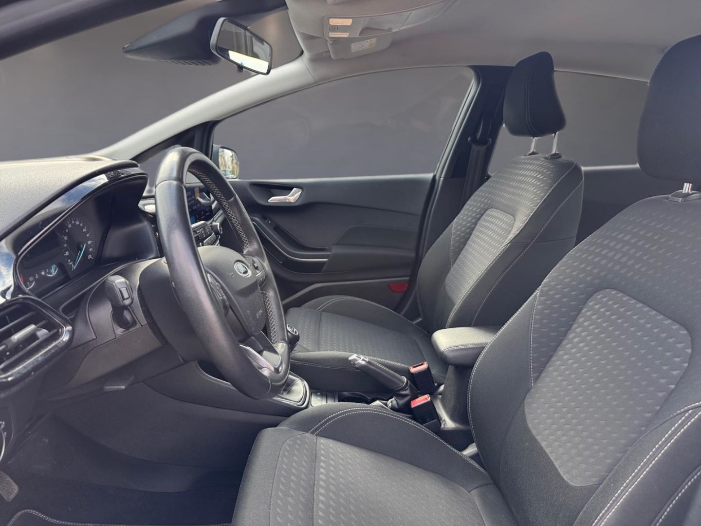 Fahrzeugabbildung Ford Fiesta Titanium SHZ Spurhalteass. Notbremsass. T