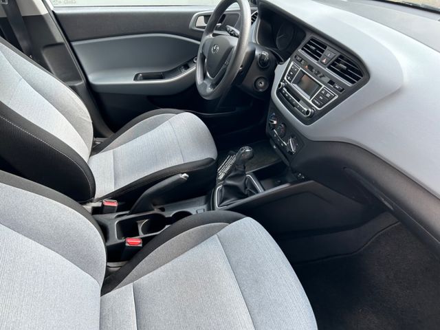 Fahrzeugabbildung Hyundai i20 +1.Hand+NaviZB+SHZ+WR+SR+Klima+