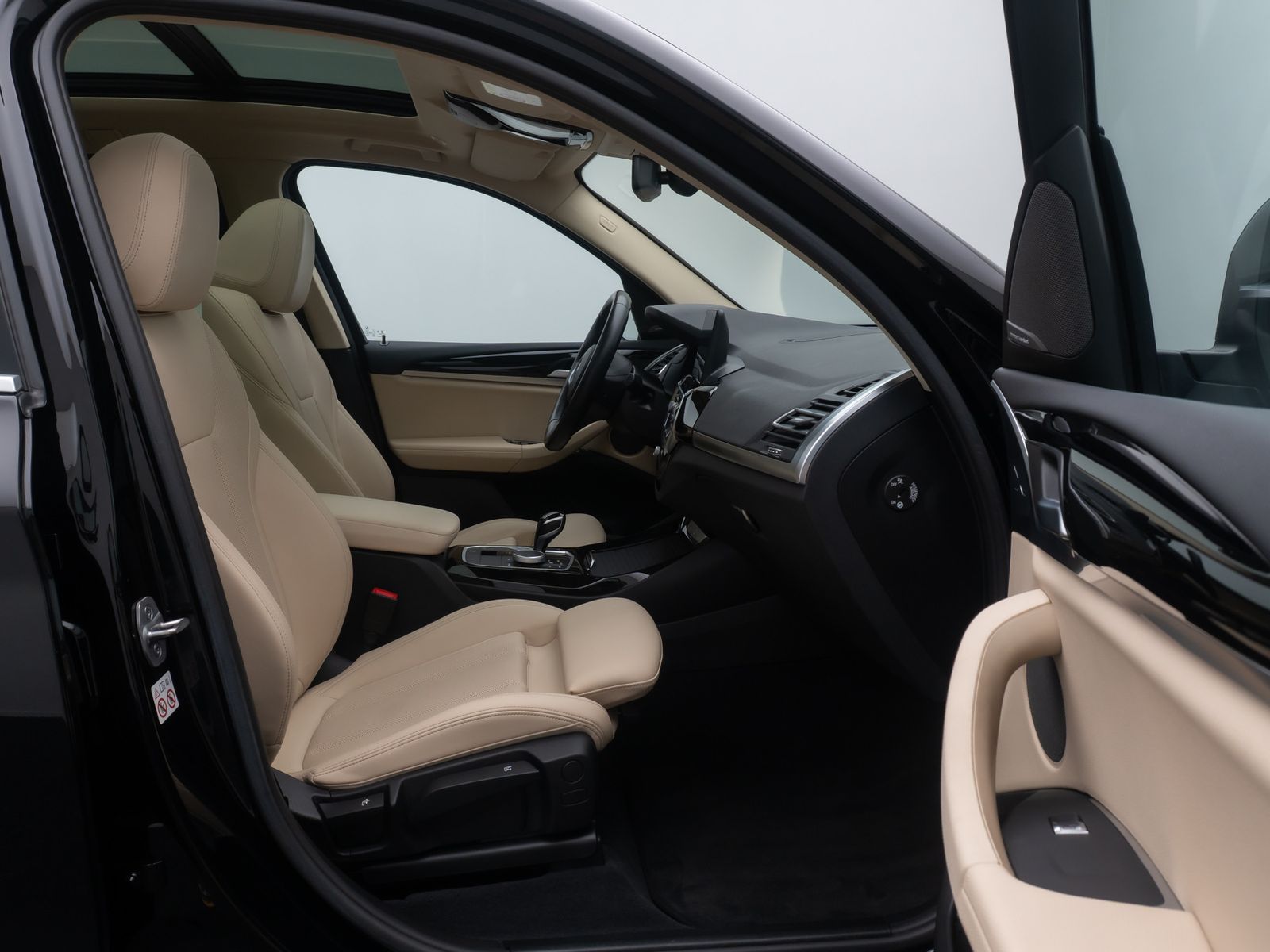 Fahrzeugabbildung BMW X3 xD30d H/K DAB Kamera Leder Panorama MSport