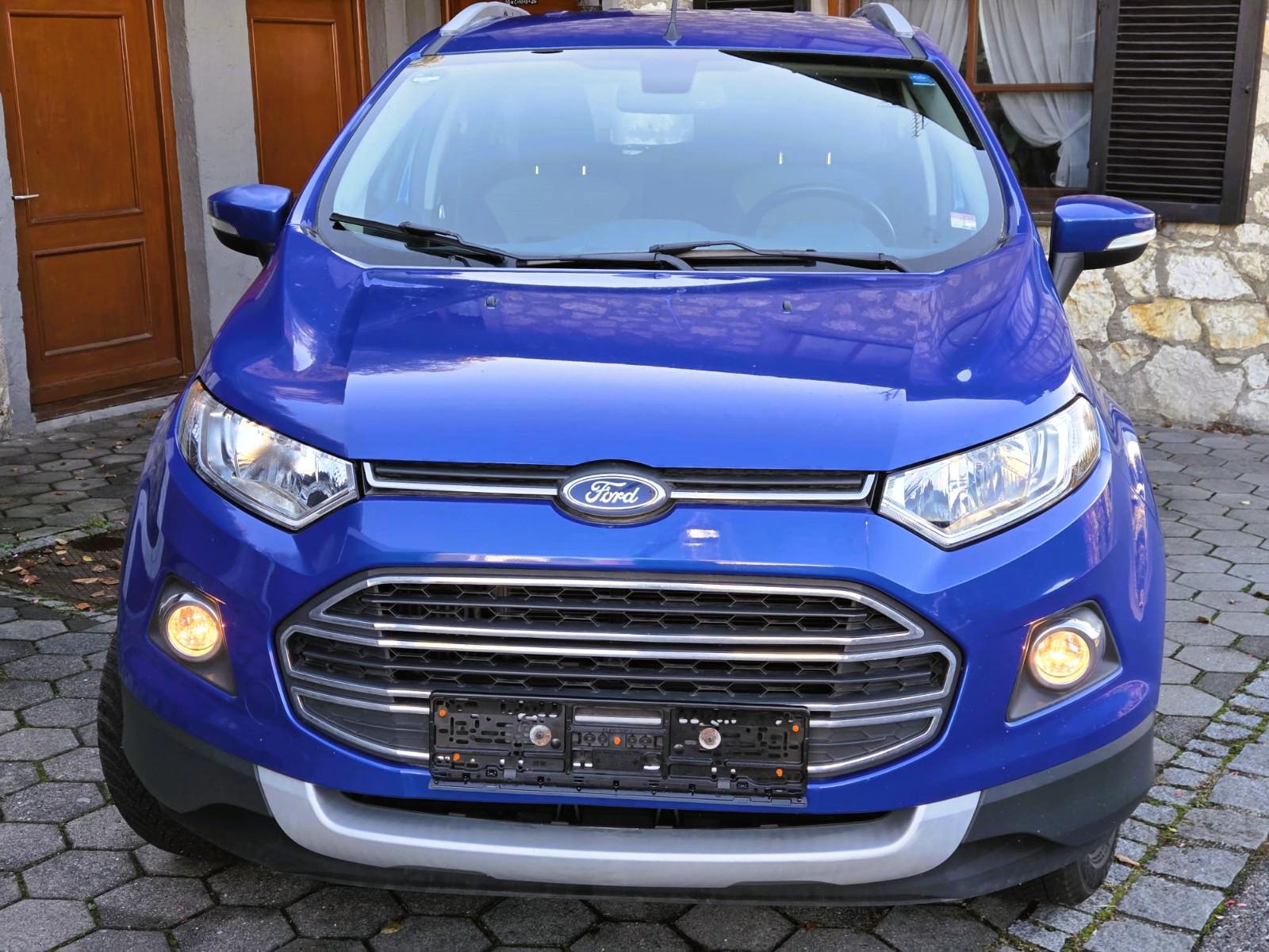 Ford EcoSport 2015 — rear view