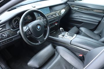 BMW 740d xDrive  HEAD UP+ACC+GSD