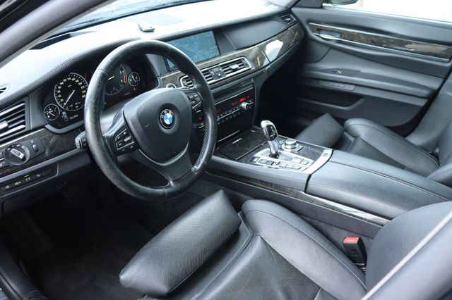 BMW 740d xDrive  HEAD UP+ACC+GSD