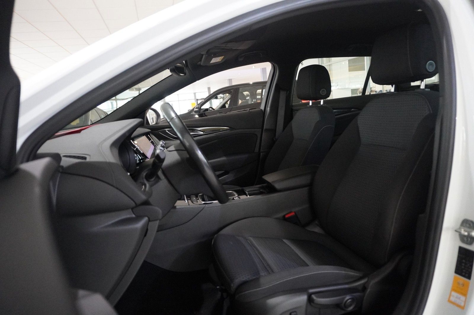 Fahrzeugabbildung Opel Insignia B ST 2.0D BUSINESS NAVI/LED/KAMERA/DAB+
