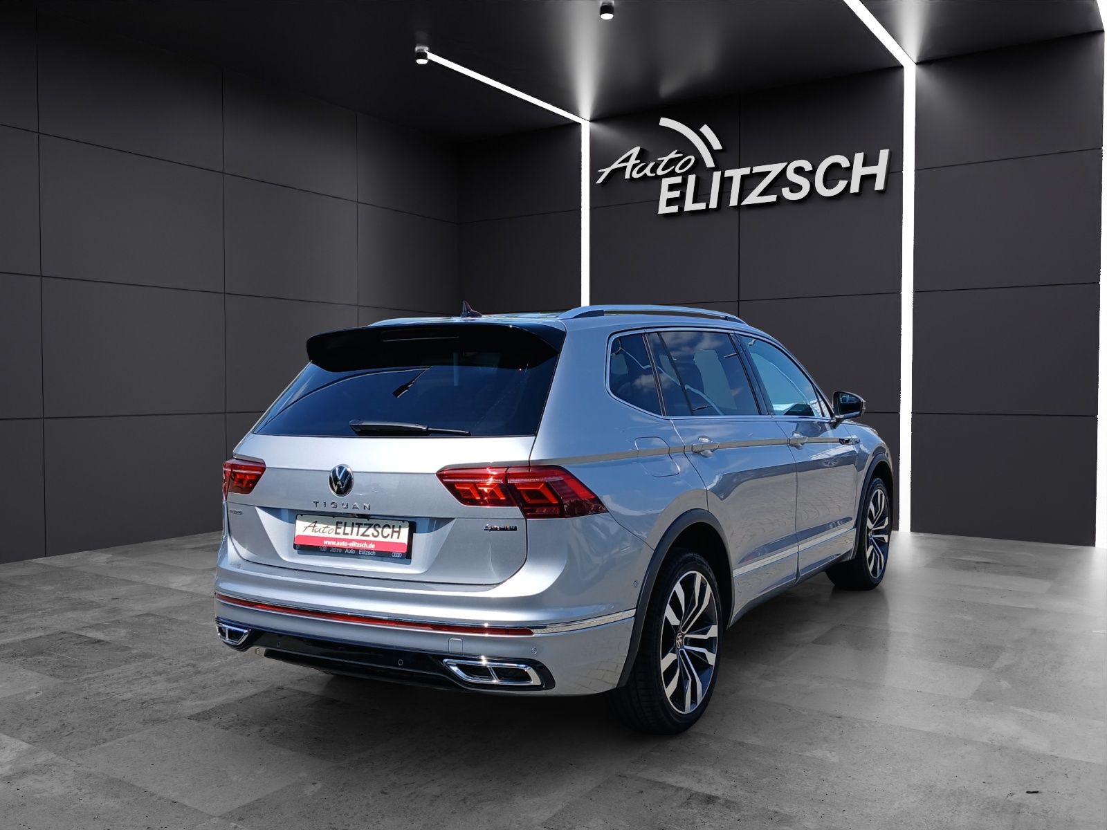 Fahrzeugabbildung Volkswagen Tiguan Allspace TDI R-Line DSG 4M STH Matrix AHK