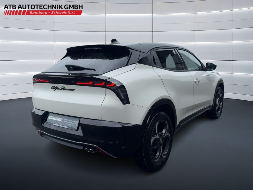 Fahrzeugabbildung Alfa Romeo Junior Sport Speciale Ibrida NAVI WINTER MATRIX