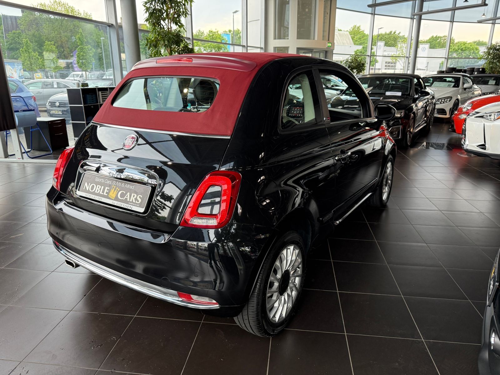 Fahrzeugabbildung Fiat 500C Lounge NAVI PDC ALU