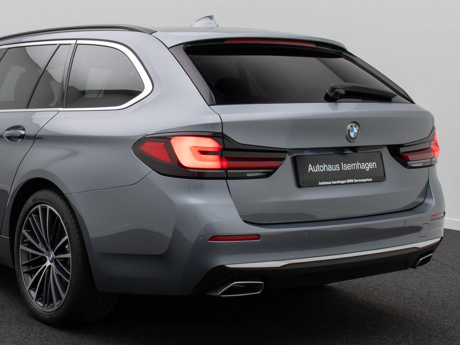 Fahrzeugabbildung BMW 540i xD Luxury Line Panorama Kamera HUD 4xKlima