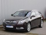 Opel Insignia A Sports Tourer Design Edition-Navi-Xen - Opel Insignia aus 2011: Sports Tourer