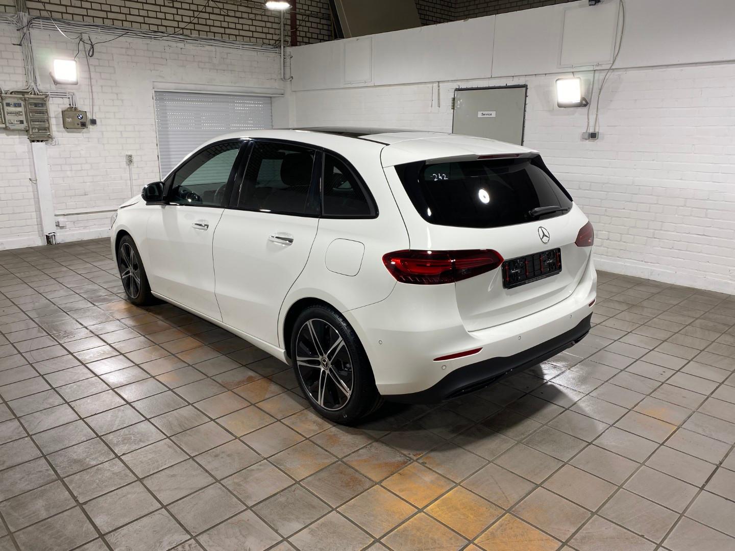 Mercedes-Benz B200 Progressive PANO/KAM