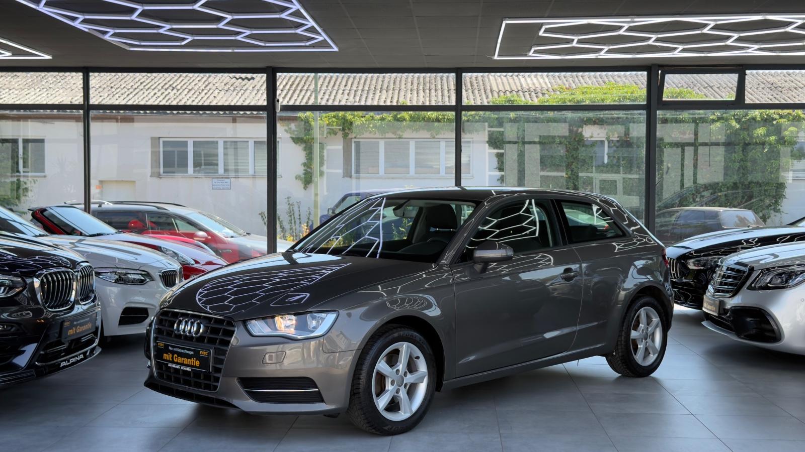 Audi A3 1,2 ATTRACTION KLIMA RADIO PDC 1-HAND