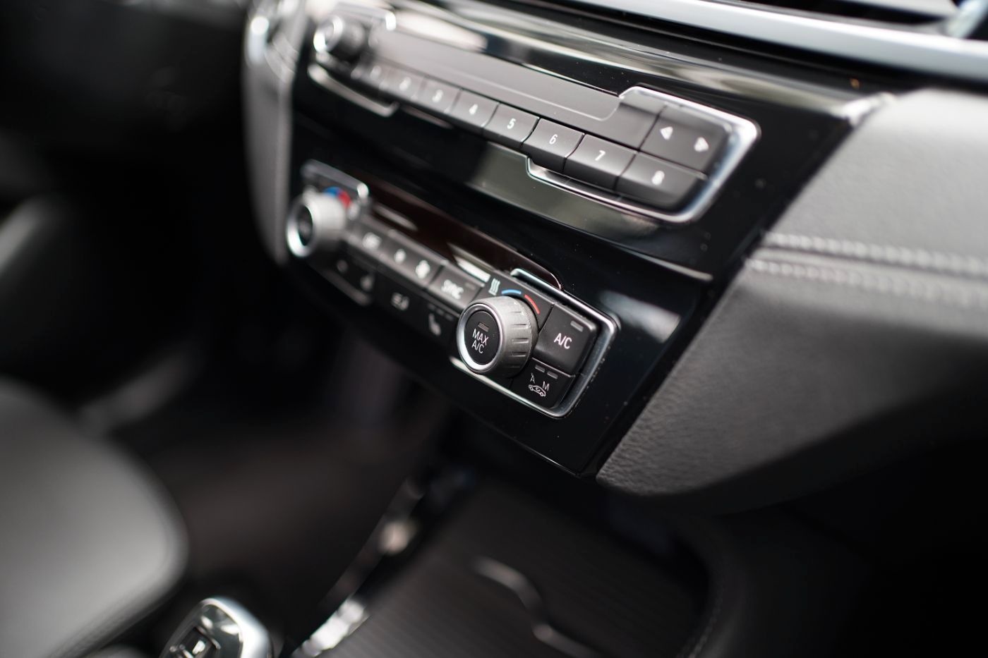 Fahrzeugabbildung BMW X1 20i Sport Line Rückfahrkamer+Navi+Sitzheiz+LE