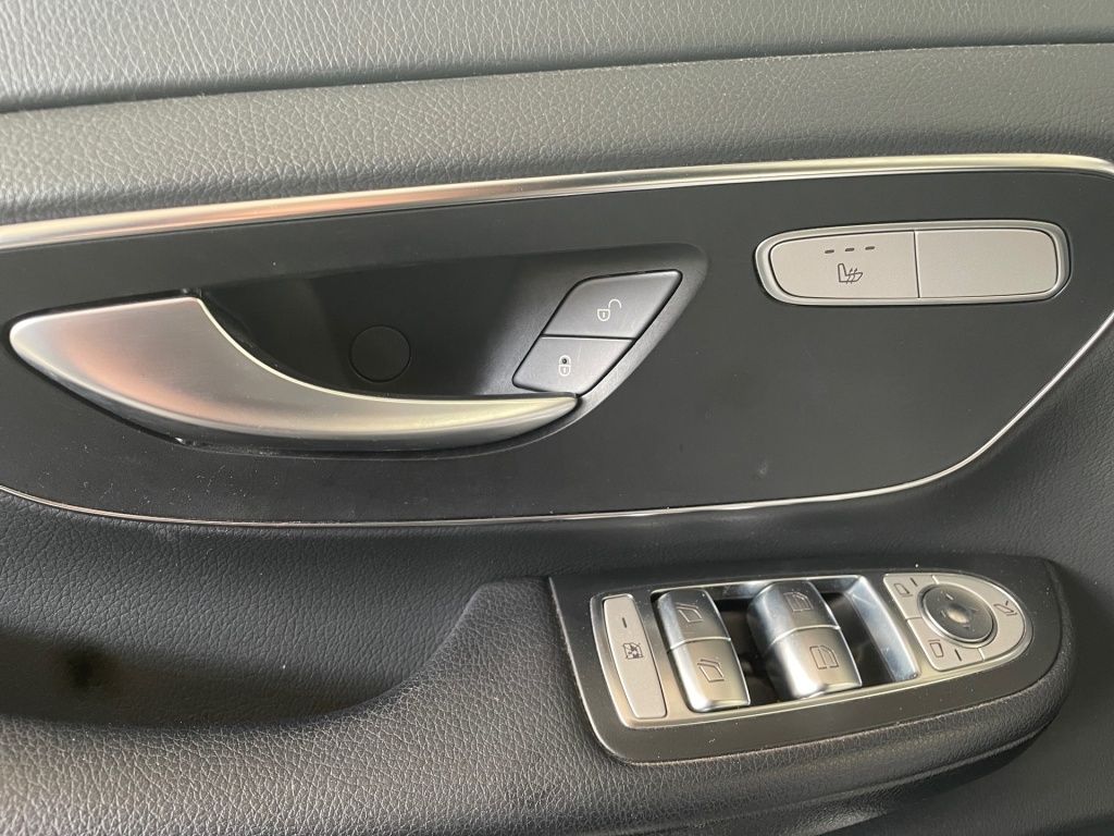 Fahrzeugabbildung Mercedes-Benz V 300 ED/L AMG 7 Sitze AIRMATIC 2,5t AHK SOUND