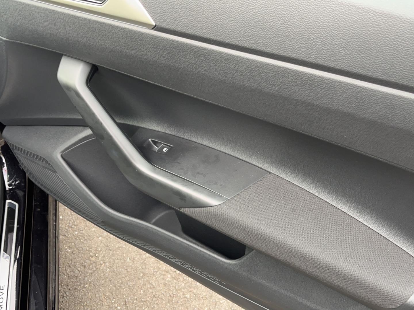 Fahrzeugabbildung Volkswagen Polo MOVE Move,LM-Felgen , App Connect,ZV,EFH,GJ
