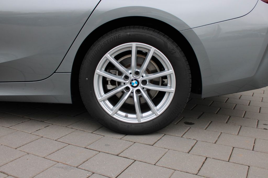 BMW 318d Touring AUT SHZ NAVI PDC LED KLIMAAUT