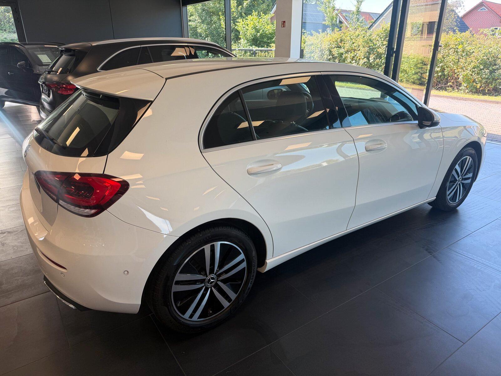 Mercedes-Benz A 200 PROGRESSIVE LED MBUX PTS SHZ TEMPOMATNavi