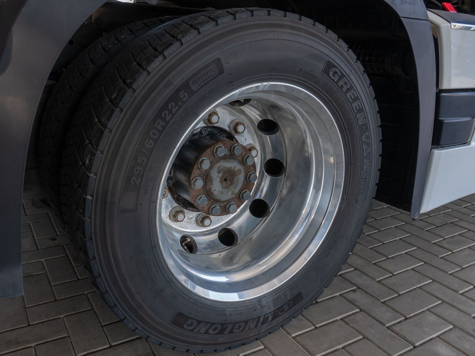 Fahrzeugabbildung Mercedes-Benz Actros 1853 LSnR LowLiner Style-Line NeuReifen
