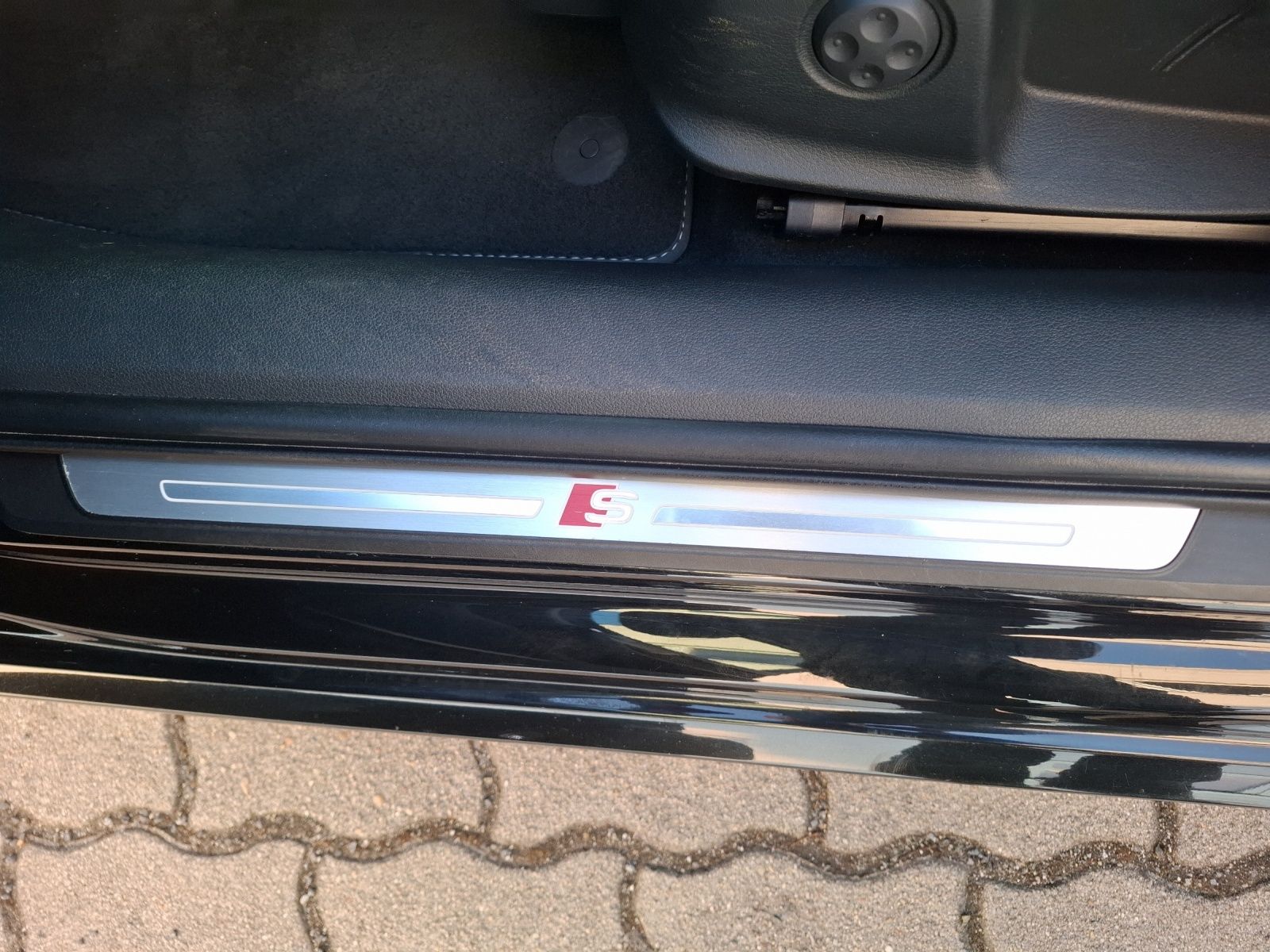 Fahrzeugabbildung Audi A4 Avant TFSI ultra S-Line LED AHK Navi B&O SH 1