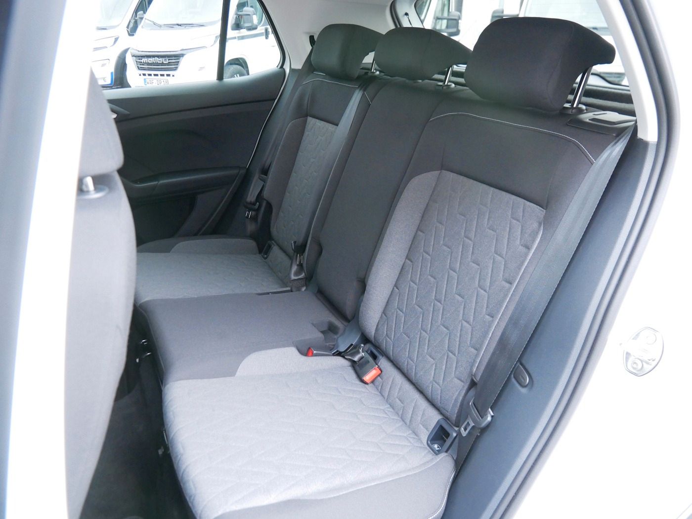 Fahrzeugabbildung Volkswagen T-Cross 1.0 TSI Life NEU32T ACC NAVI SHZ LED PDC