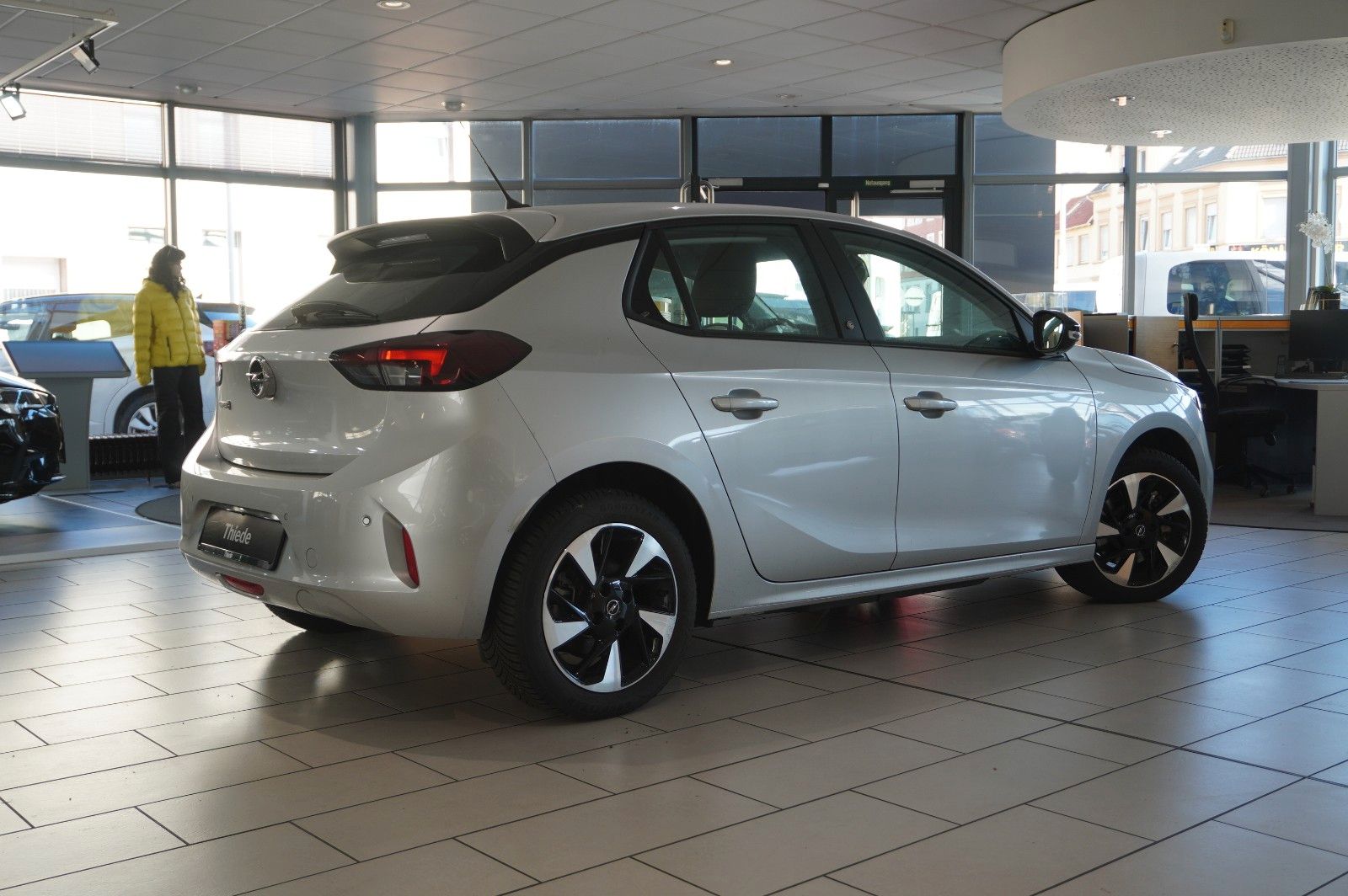 Fahrzeugabbildung Opel Corsa-e F EDITION 7KW NAVI/VIRT/SHZ/DAB/WÄRMEP.