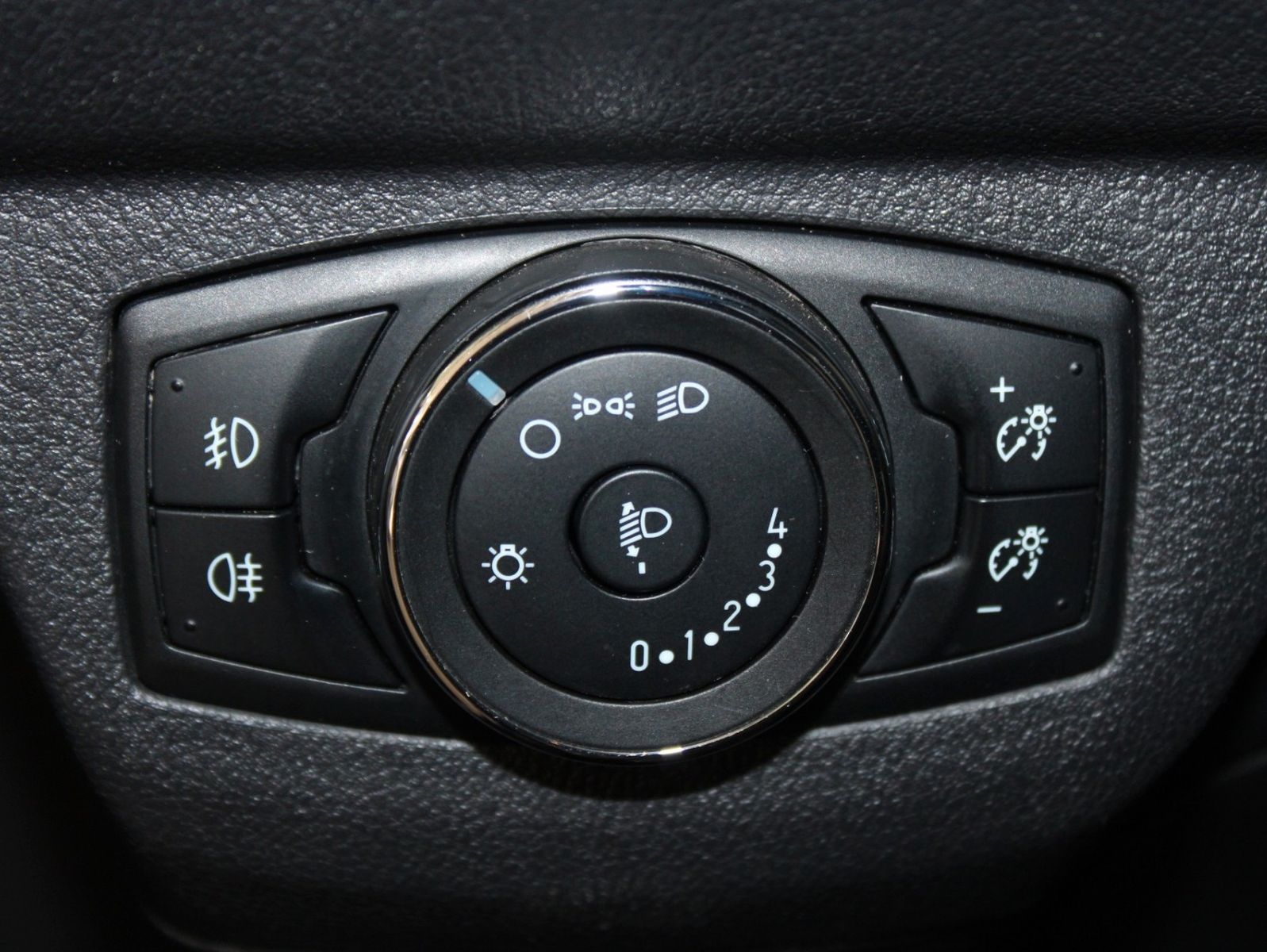 Fahrzeugabbildung Ford Tourneo Courier Trend KLIMA WinterPaket AHK PDC