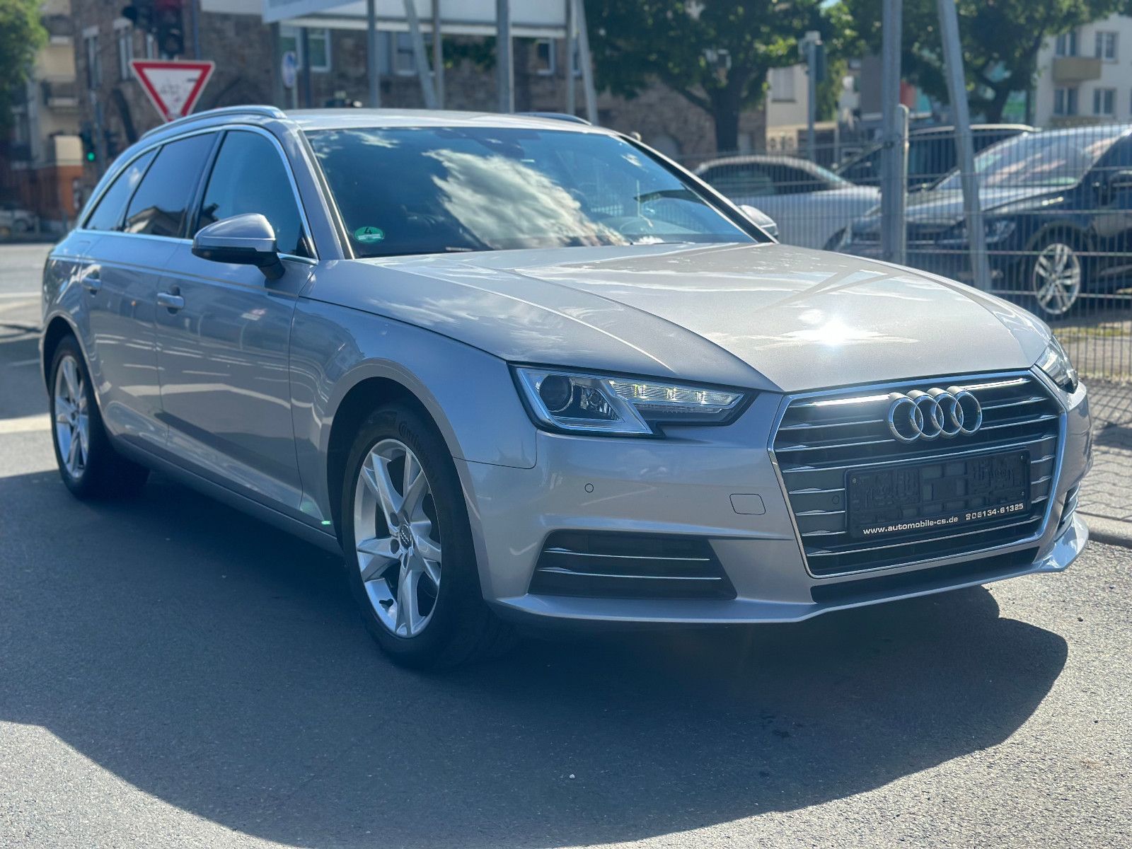 Fahrzeugabbildung Audi A4 2.0 TDI AVANT SPORT PAKET*MOD.2018+AHK*