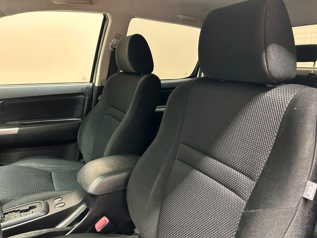 Toyota Hilux Double Cab 3.0 d 4x4 *AHK*DACHTRÄGER*NAVI*