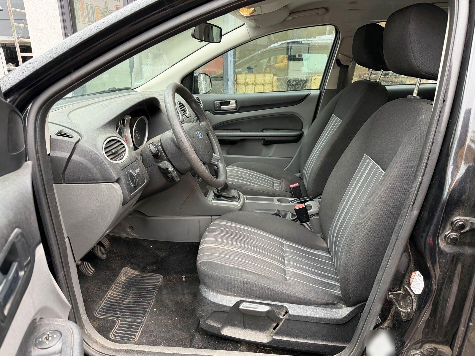 Ford Focus 2010 — engine 101 HP (74kW)
