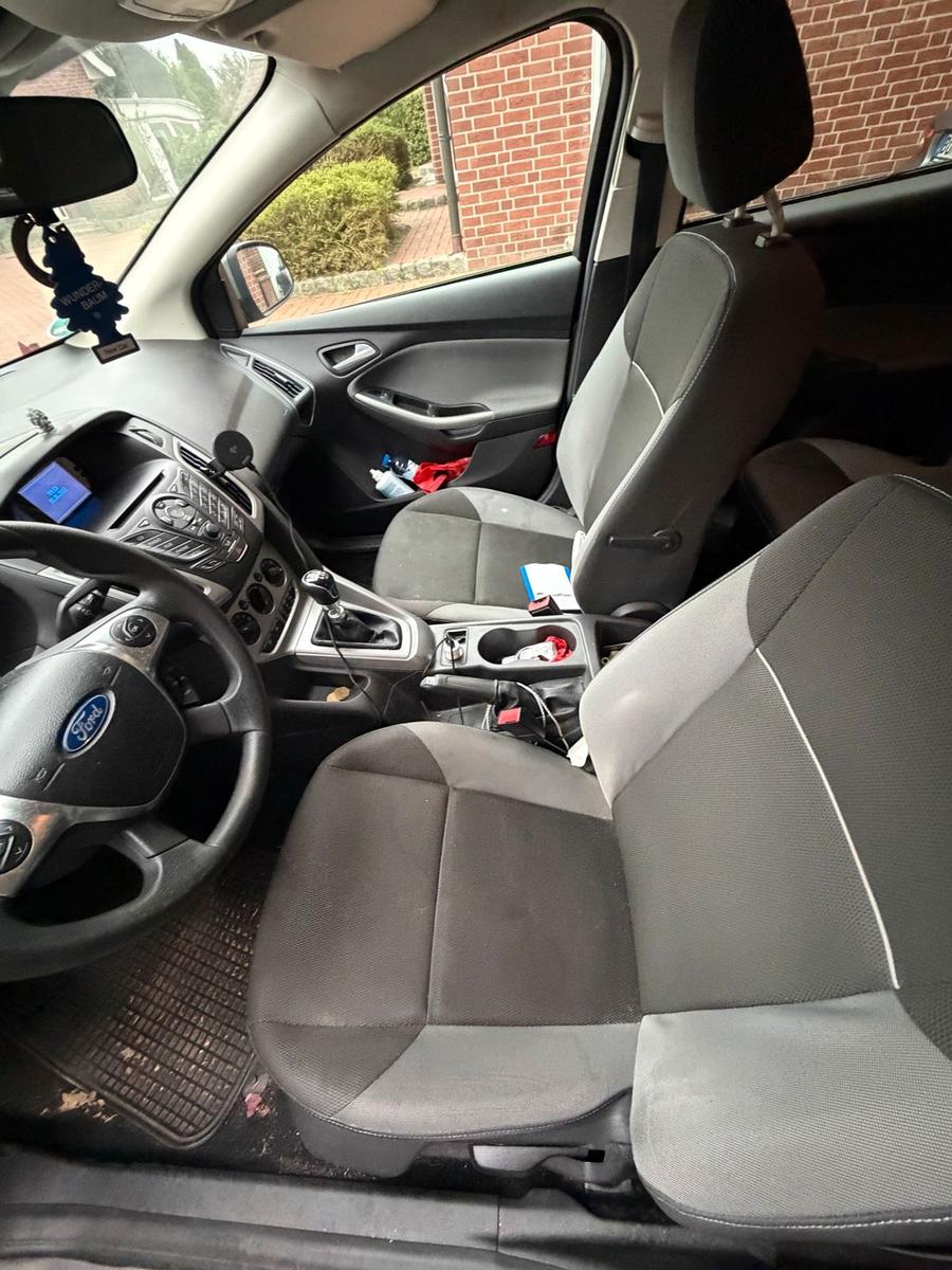 Ford Focus 2012 — photo 15