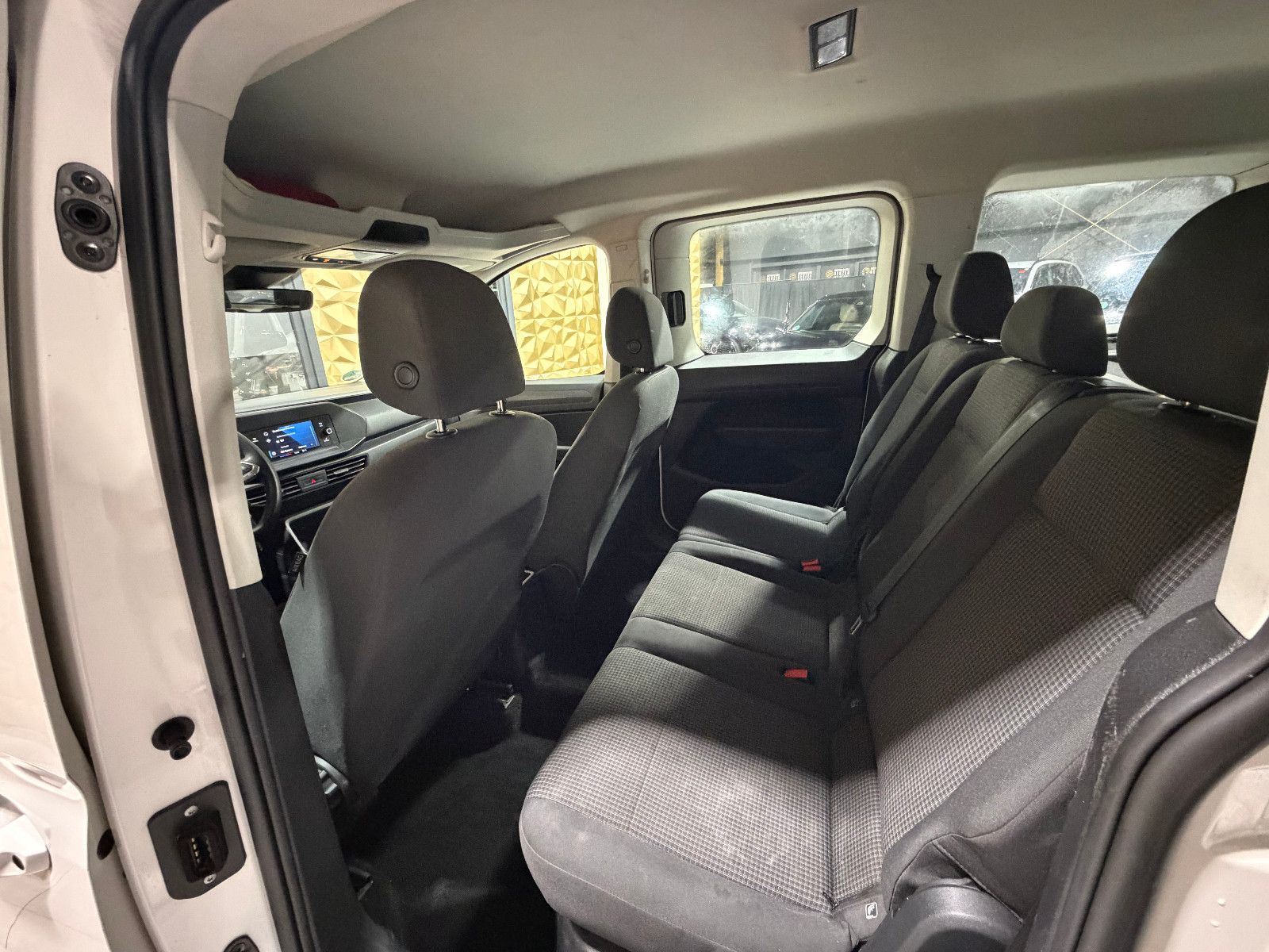 Fahrzeugabbildung Volkswagen Caddy  BLUETOOTH/AUTO-HOLD/ACC/TEMPOMAT/