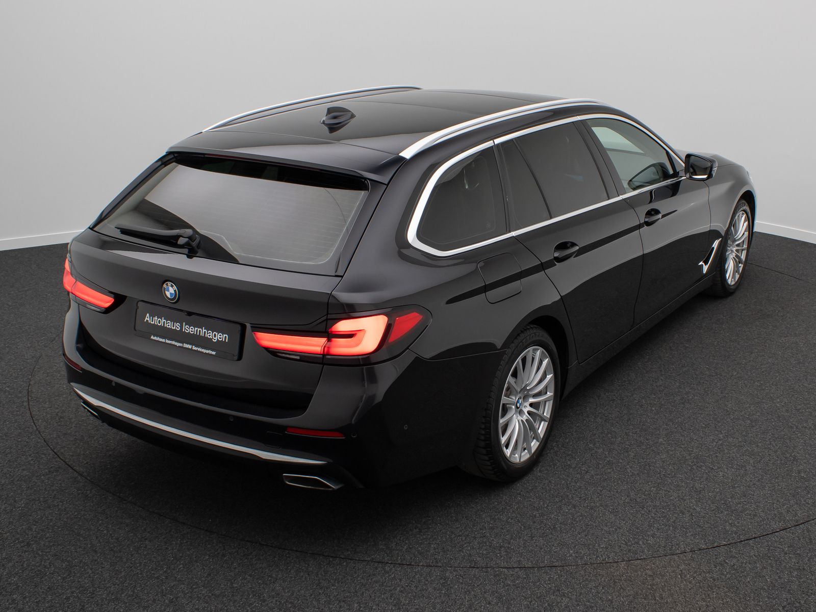 Fahrzeugabbildung BMW 530i xD Luxury Line DAB Kamera HUD HiFi Panorama