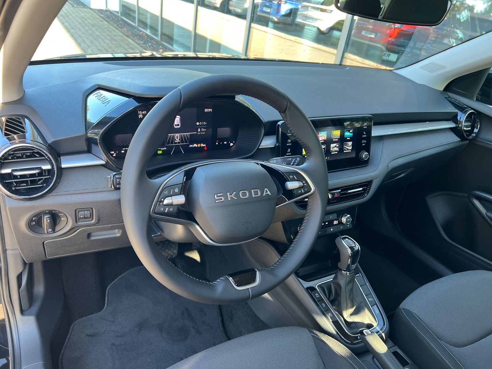 Fahrzeugabbildung SKODA Fabia Selection 1.0 TSI DSG *LED, SmartLink, Kam