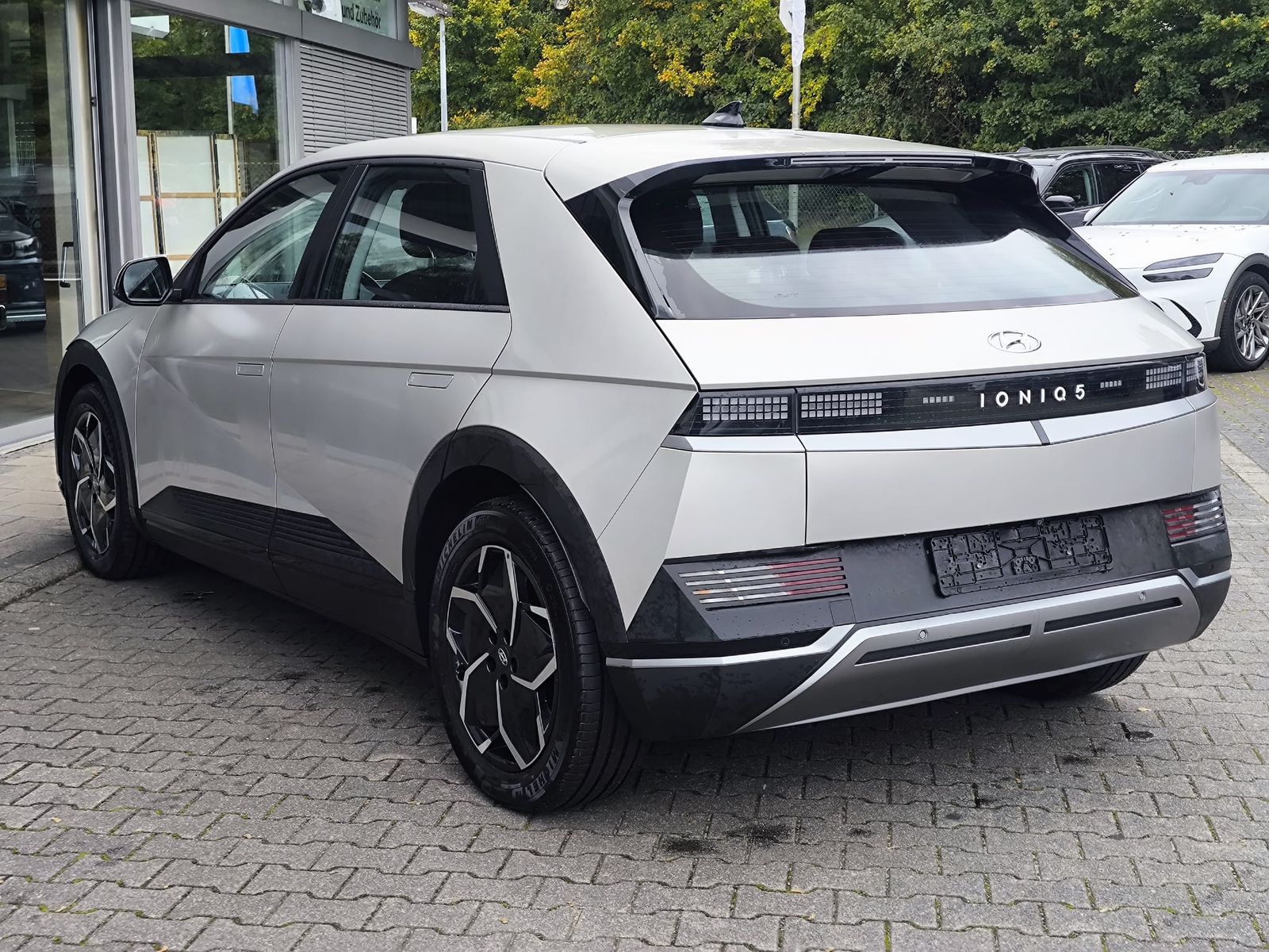 Fahrzeugabbildung Hyundai Ioniq 5 NAVI+LED+SHZ+KAMERA+ACC+AHK+19"+