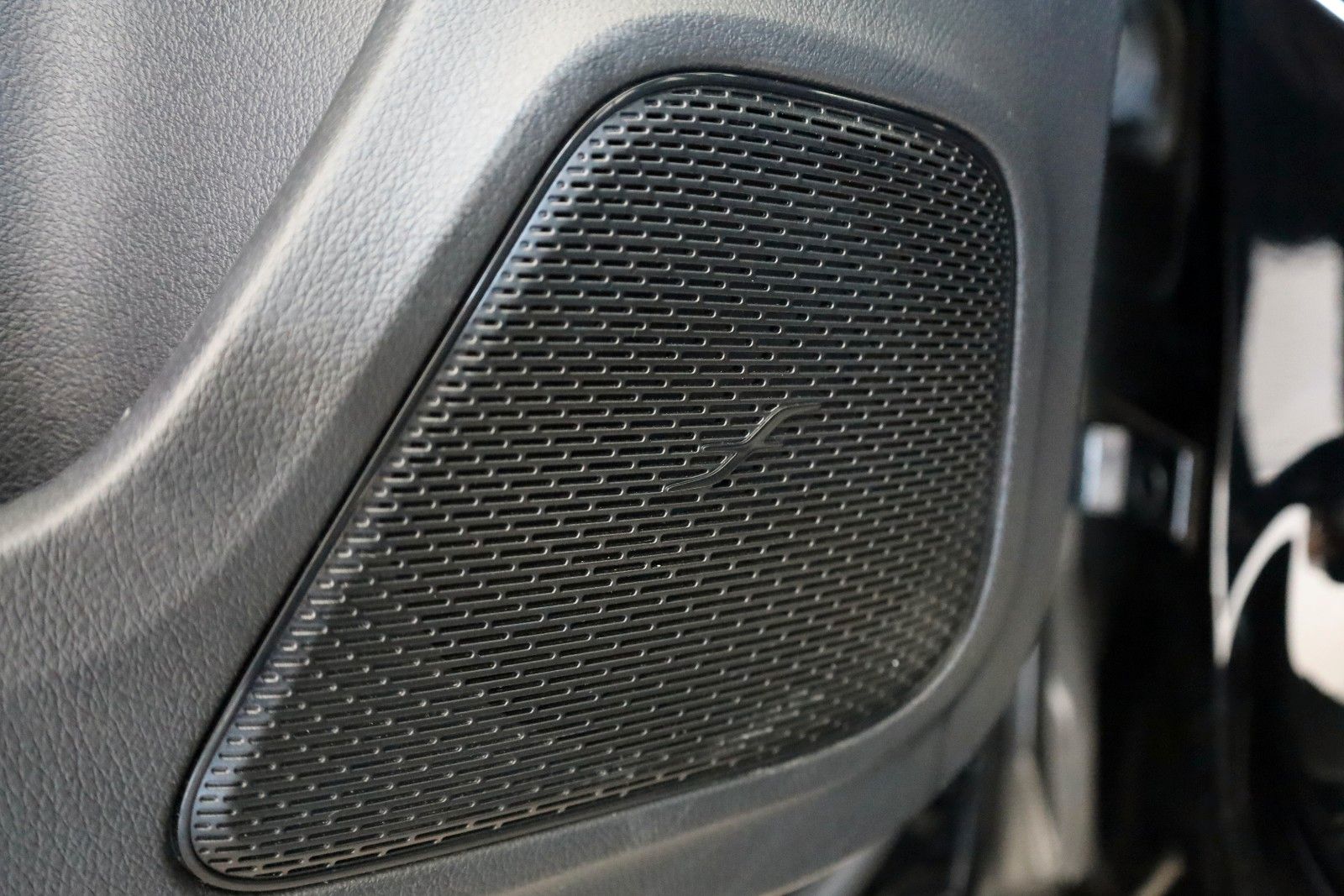 Fahrzeugabbildung Mercedes-Benz A 250e Progressive Lim. T.Leder,Navi,LED,Kamera
