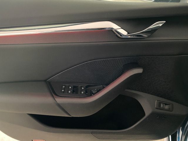 Octavia Combi Scout 2.0 TDI DSG 4x4 AHK+MATRIX