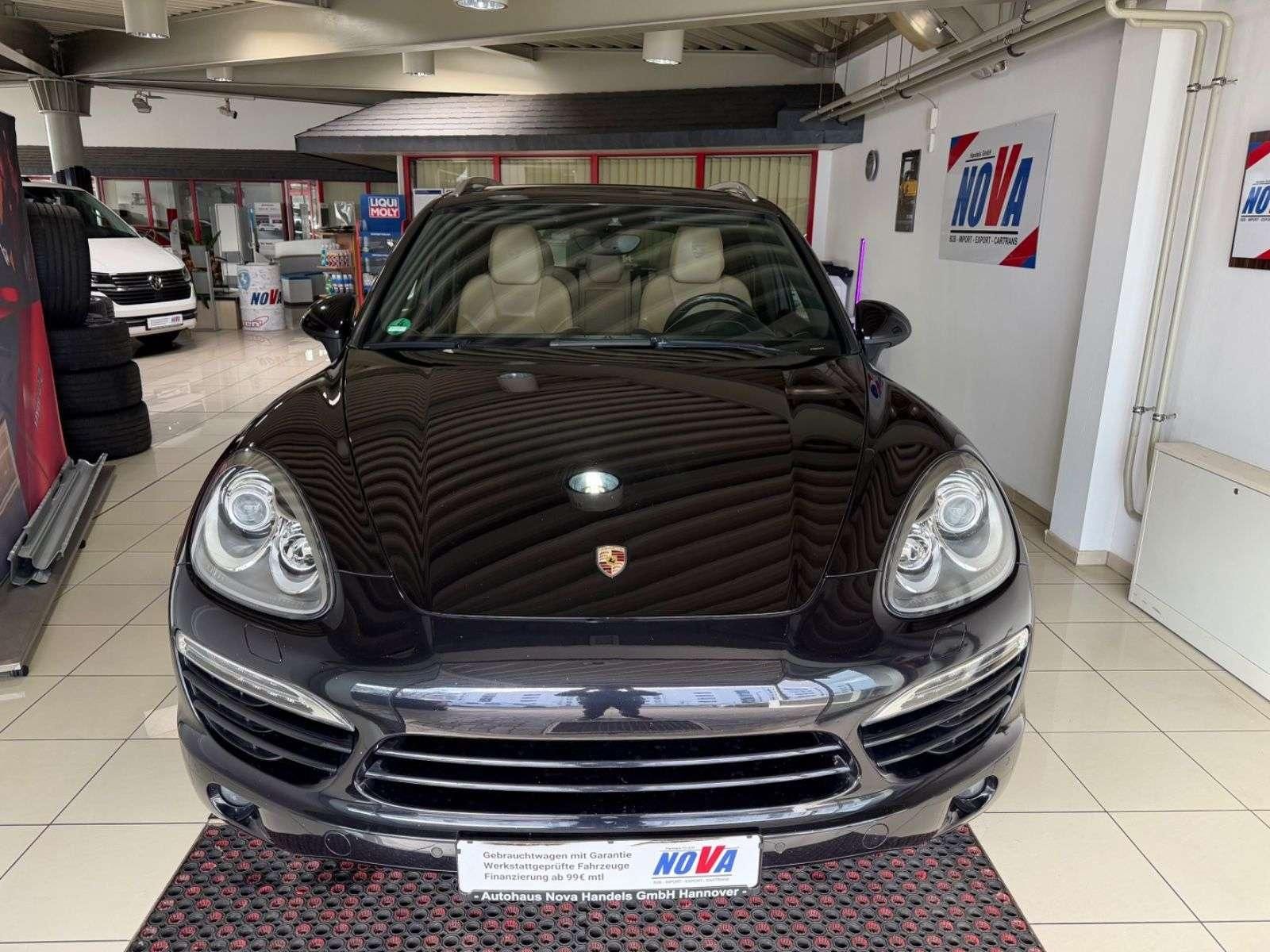 Porsche Cayenne - 1